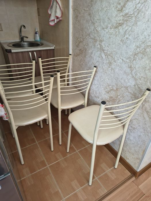 Продается стол со стульями 1 \6