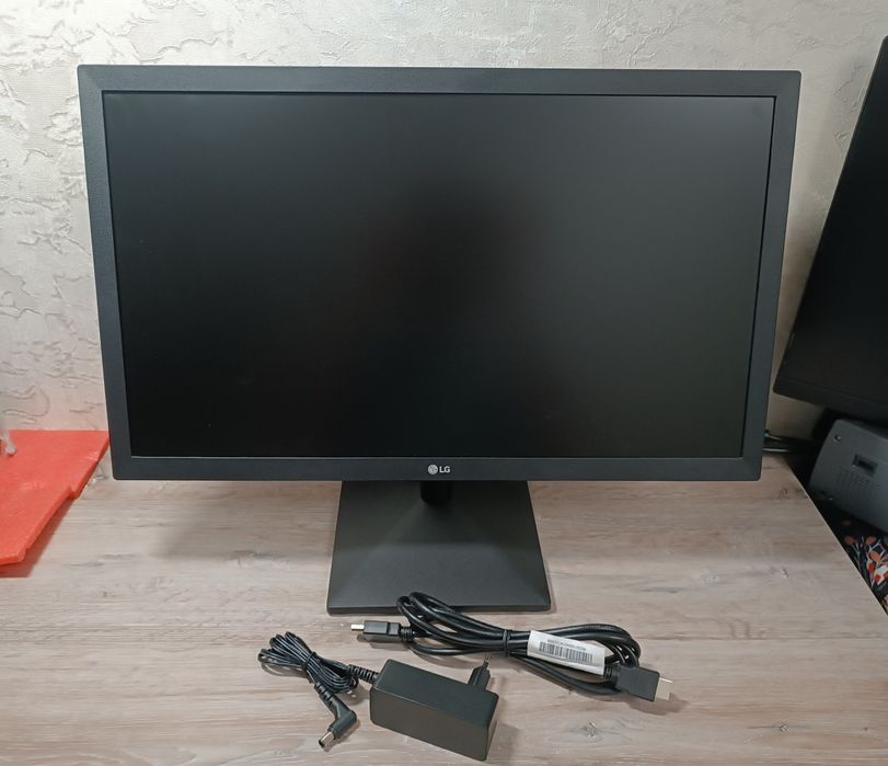 монитор LG 21.5 дюйма