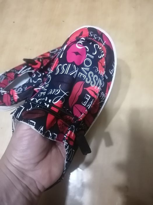 Продам обувь новая