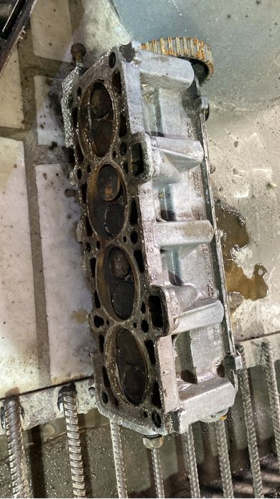 Продам ГБЦ 8кл 1.6