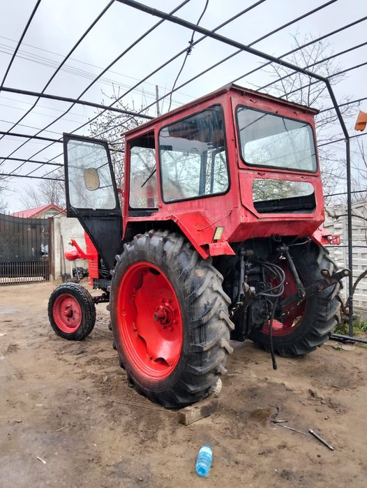 Vând Tractor U650