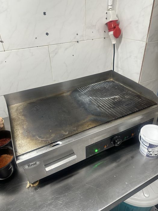 Продам Грильницу Roal EG-822 (серый металл)