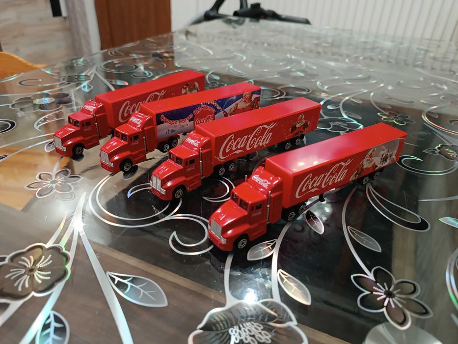 Коледни камиончета на кока кола