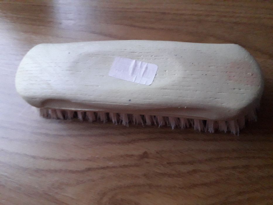Perie radacini pantofi covoare