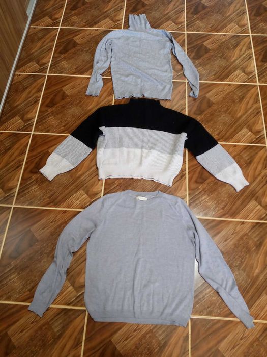 Кофты свитеры для девочек подростков размер S.Цена 3 шт 30 тысяч