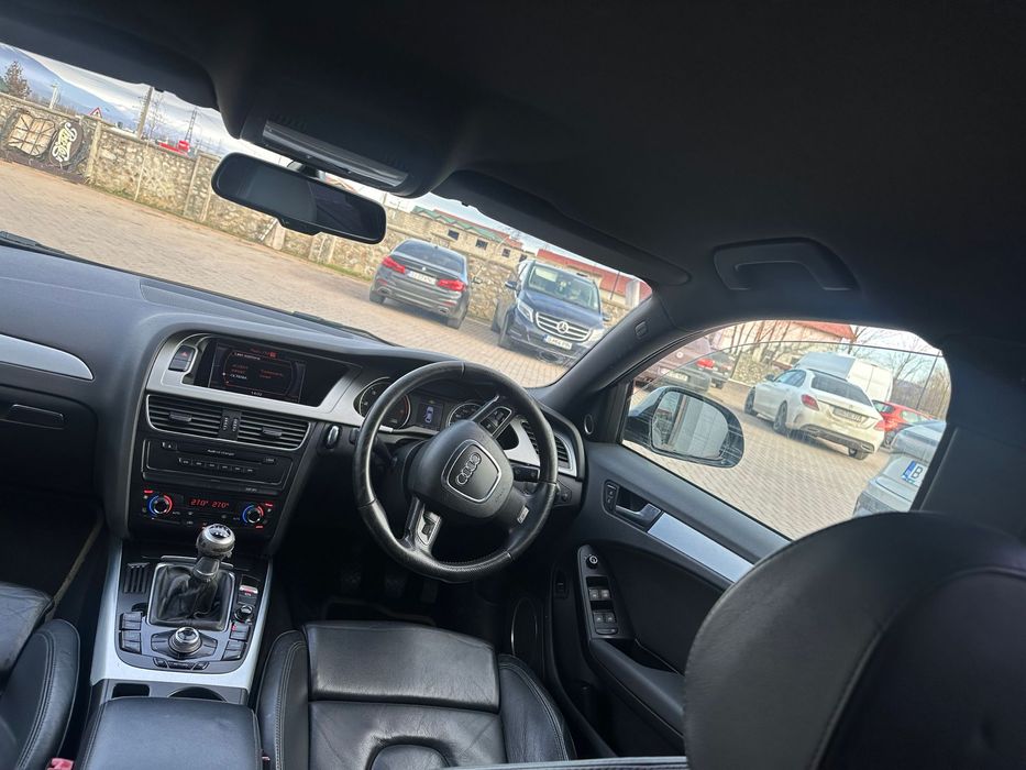 Dezmembrez Audi a4 B8 2.0 S line