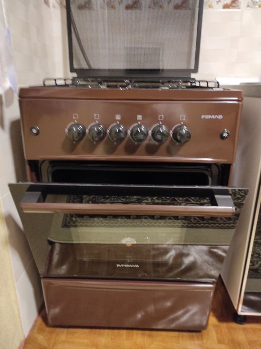 Продаётся абсалютна новая газ плита со всеми документами и гарантийный