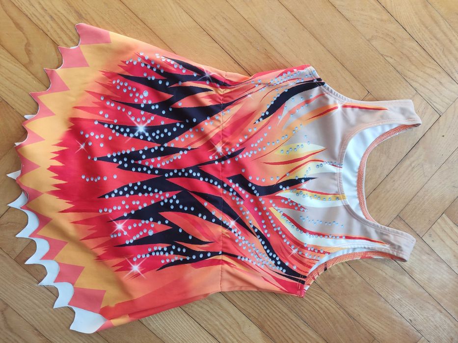 Трико за гимнастика за 9 годишно дете.