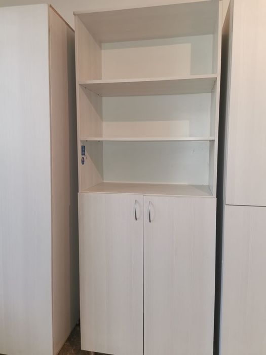 Продам шкафы и тумбочки