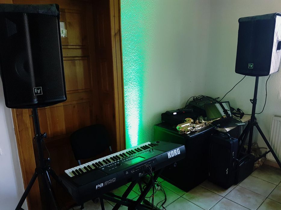 Inchiriez boxe Electrovoice / Dynacord, Cabana Nunta Petreceri Chefuri