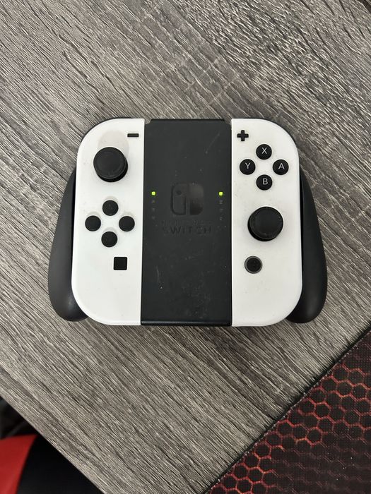Consola Nintendo Switch Oled + jocuri