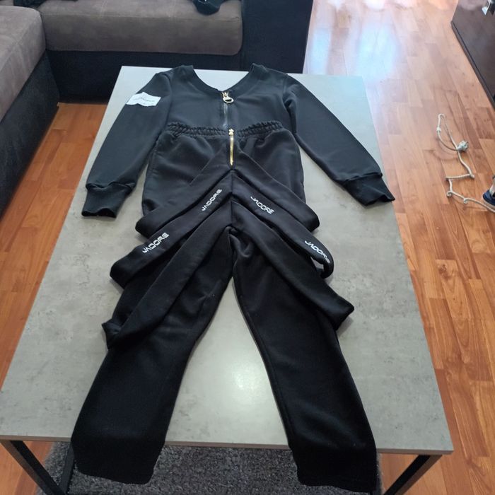 Haine Purtate o singura data sau noi