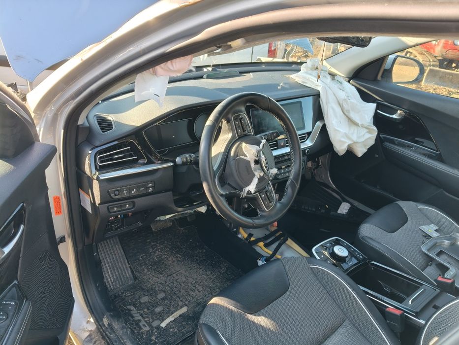 Vând sau dezmembrez KIA Niro full electric 2020 204 CP 64kw 96000 km.