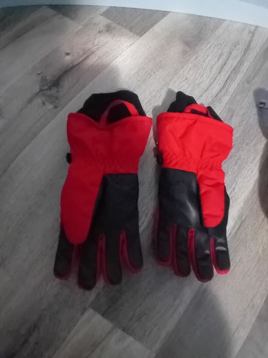 Vând manusi de iarna pentru copii, noi marca Decathlon