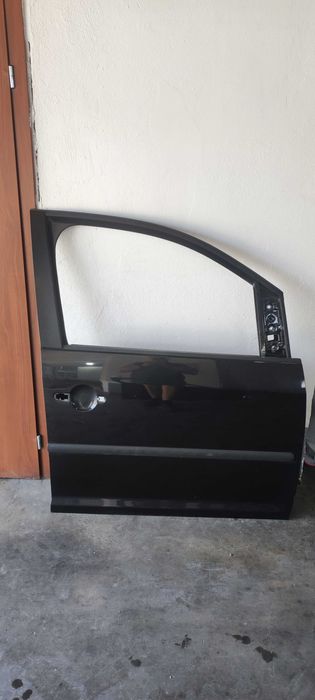 Usa dreapta fata volkswagen vw caddy an 2008 cod culoare C9Z