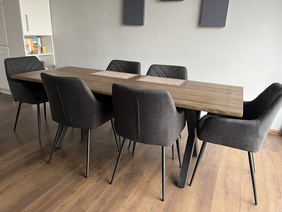 Трапезна маса от масив - дъб- с метални крака