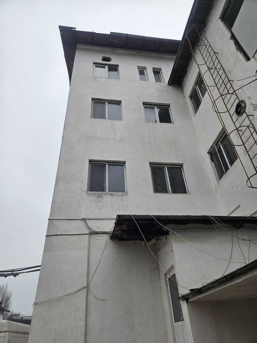 Inchiriere sau vanzare fabrica hala magazii depozitare 2600 mp si teren 4000 mp