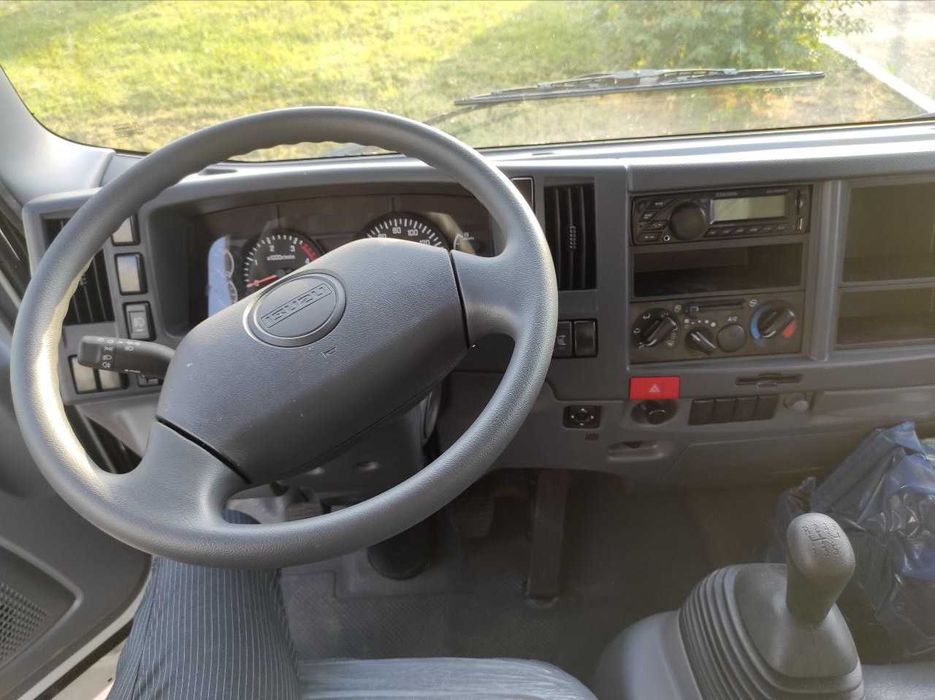 ISUZU NQR 90L-L Furgon