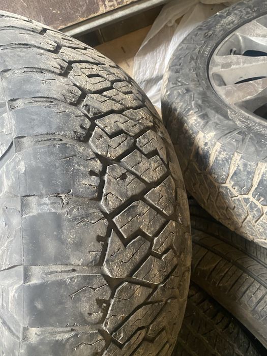Шини с дисками в комплекте