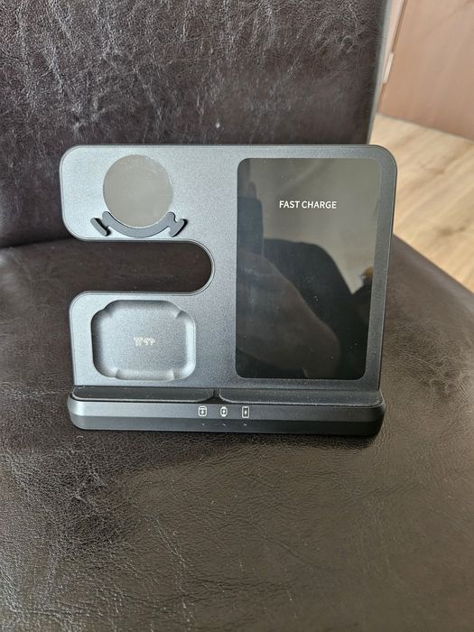 Безжично зарядно [станция) 3 в 1