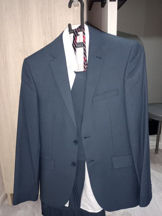 Продам мужской костюм