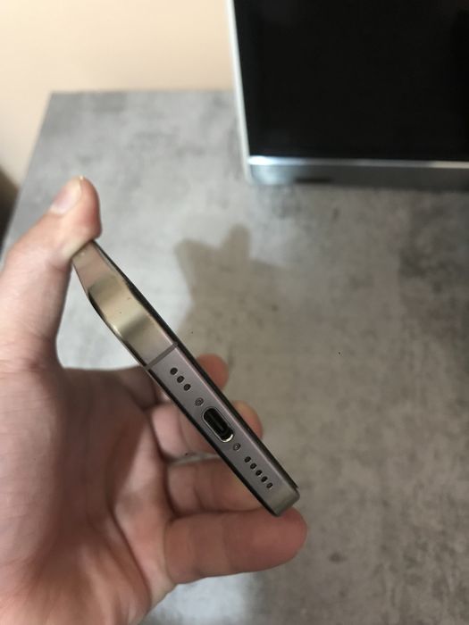 iPhone 15 pro 128 gb