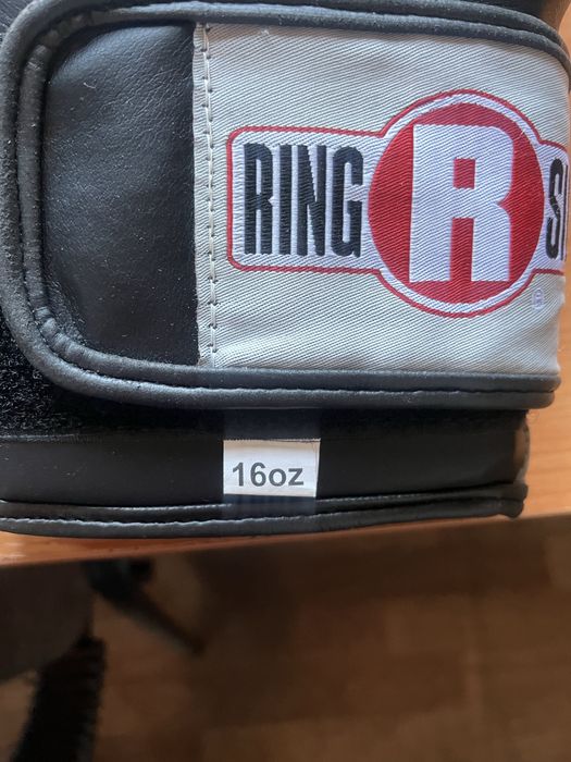 Боксерские перчатки