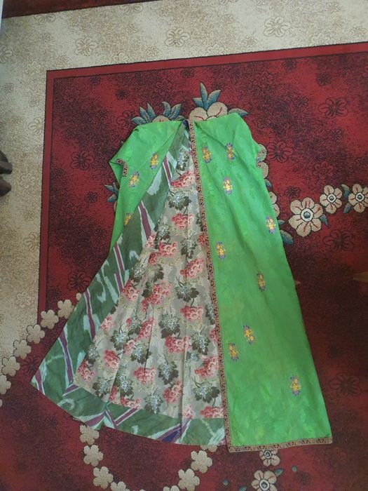 Паранджи 18-19 века, Ручная работа.
В хорошем состояние.
Обеим бо