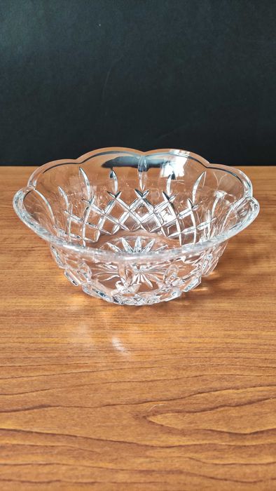 Кристална купа красива гравюра