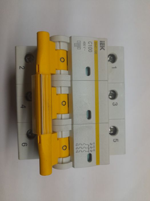 Автоматический выключатель ВА47-100