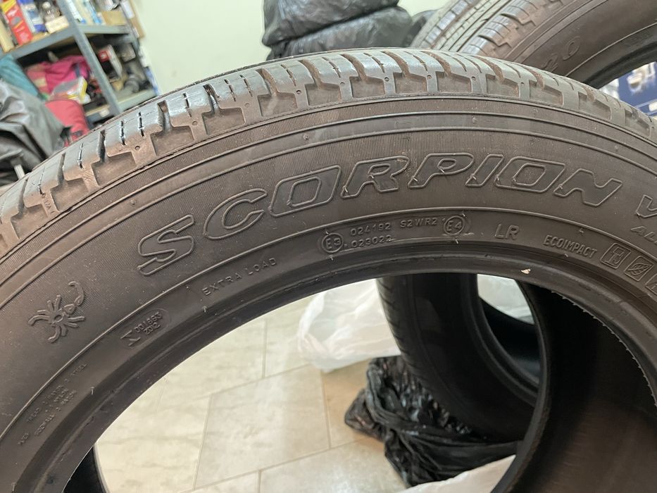 Гуми Pirelli, 255 55 20, 120 евро 3 броя