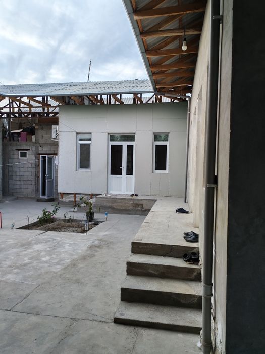 Ховли уй сотилади