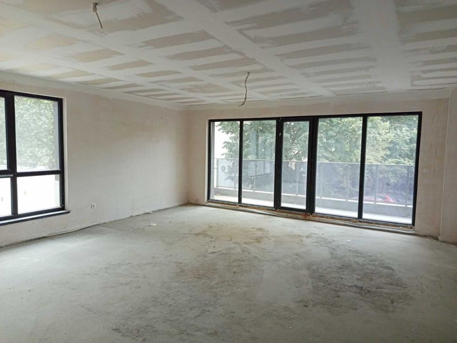 Продава се Тристаен апартамент в Казанлък - 118 кв.м за 1599 €/кв.м - Снимка #1