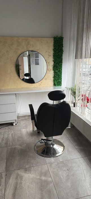 Cautam coleg hairstylist zona UTA