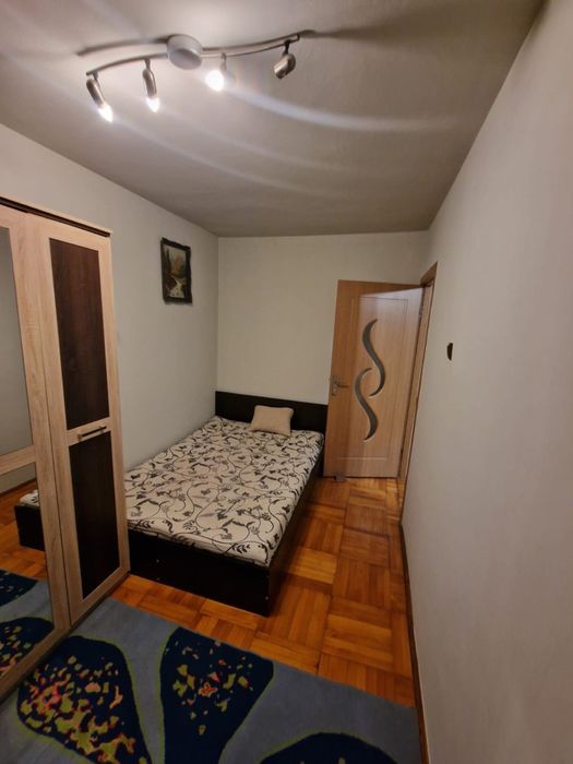 Inchiriez apartament 3 camere Arad