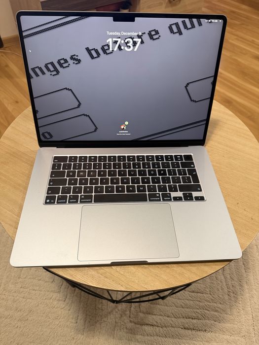 Apple macbook 15’ m4 chip