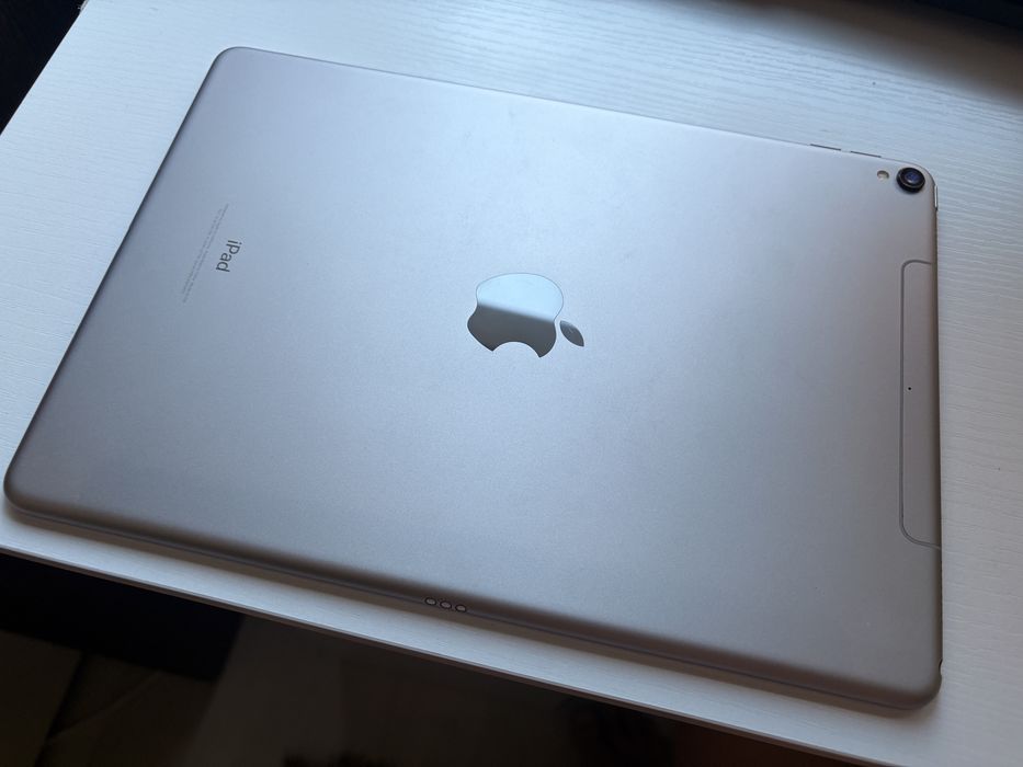 Като нов Apple iPad Pro 10.5” 256GB Wi-Fi + Cellular (SIM карта)