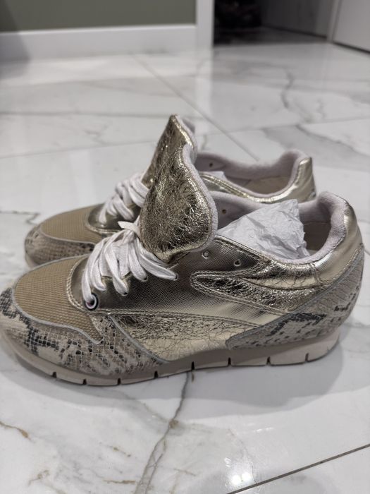 Кожаные кроссовки в отличном состоянии