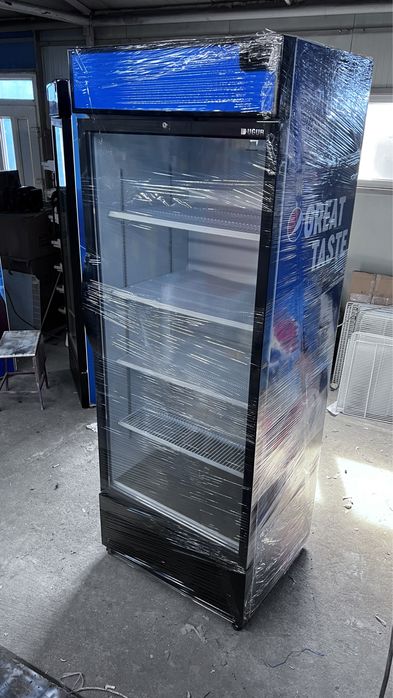 Vitrina frigorifica verticala cu expunere mare 67cm latime