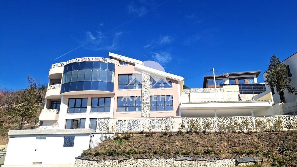 Продава се Къща в Варна, м-т Акчелар - 430 кв.м за 1745 €/кв.м - Снимка #3