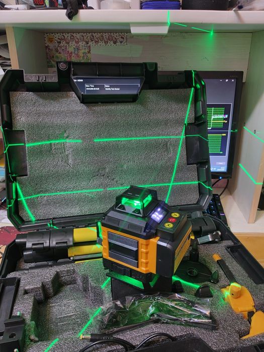 Лазерный уровень 4D (16 линий) Зеленый луч — Полный комплект