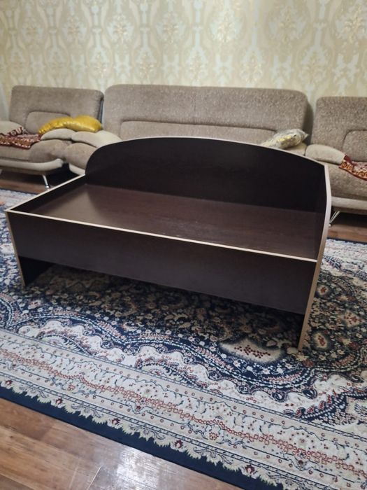 Продам детскую тахту без матраса