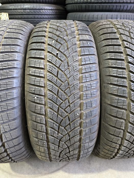 235/50/19 GOODYEAR 4бр