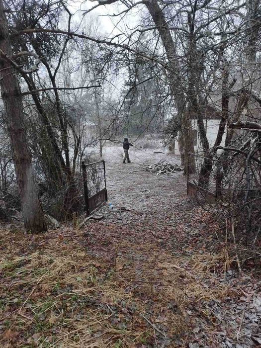 Парцел с къща - с.Железница