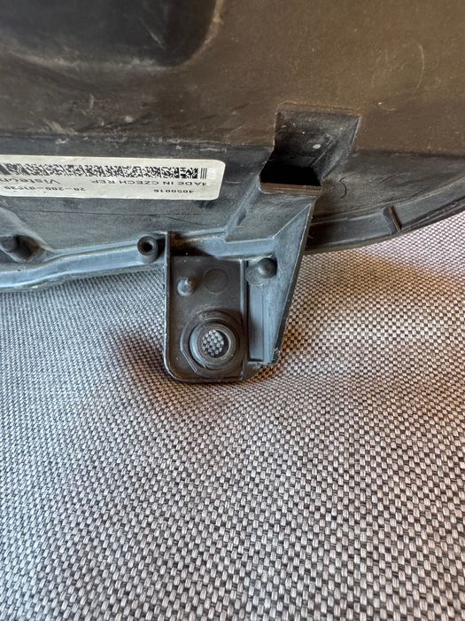 Vw Golf 5 десен фар сив