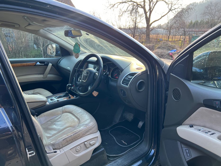 Vând  Audi Q7 S-line volan dreapta