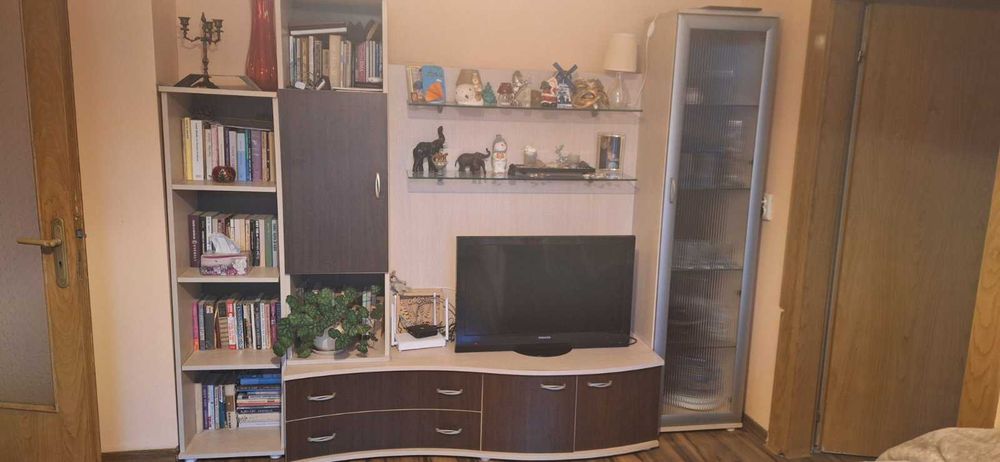 продавам холна секция