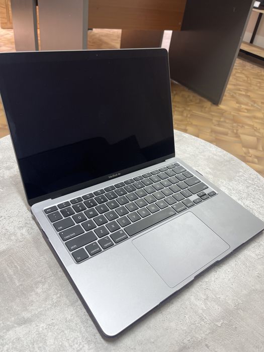 MacBook Air в отличном состояний
