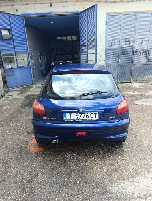 Peugeot 206 2002г. 1.4 бензин