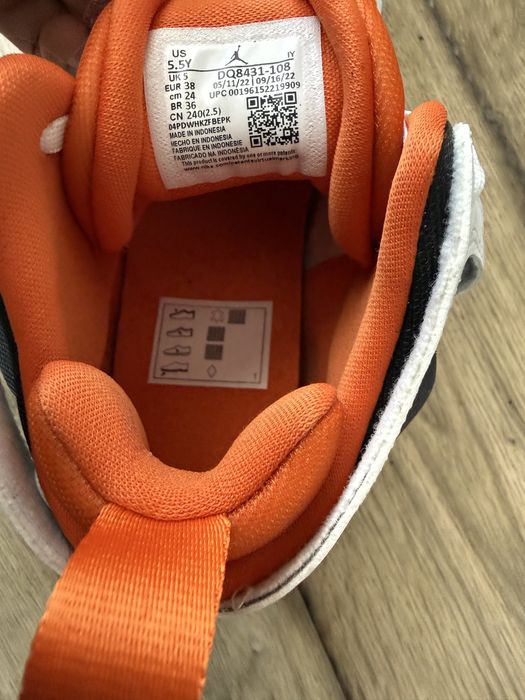 Vand adidasi Jordan noi